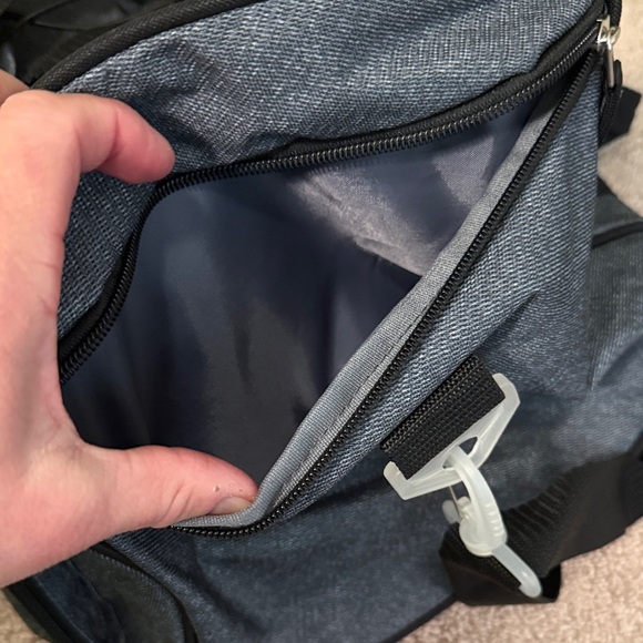 Gray Men's Duffel Bag - Everyday Travel & Gym Carry - Picture 9 of 11